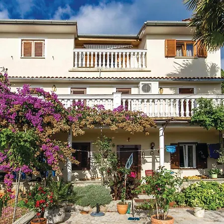 Apartment Gorgeous In With House Sea View *